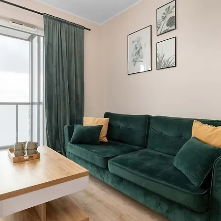 Modern With Parking And Balcony By Renters Lägenhet