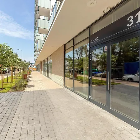 Modern With Parking And Balcony By Renters Lägenhet *